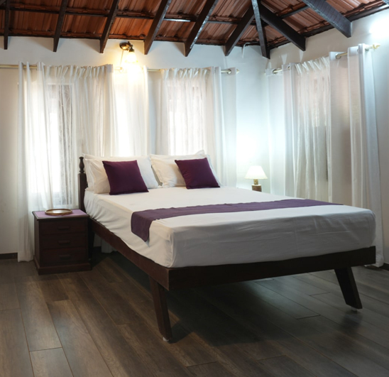 Shangupushpam Room